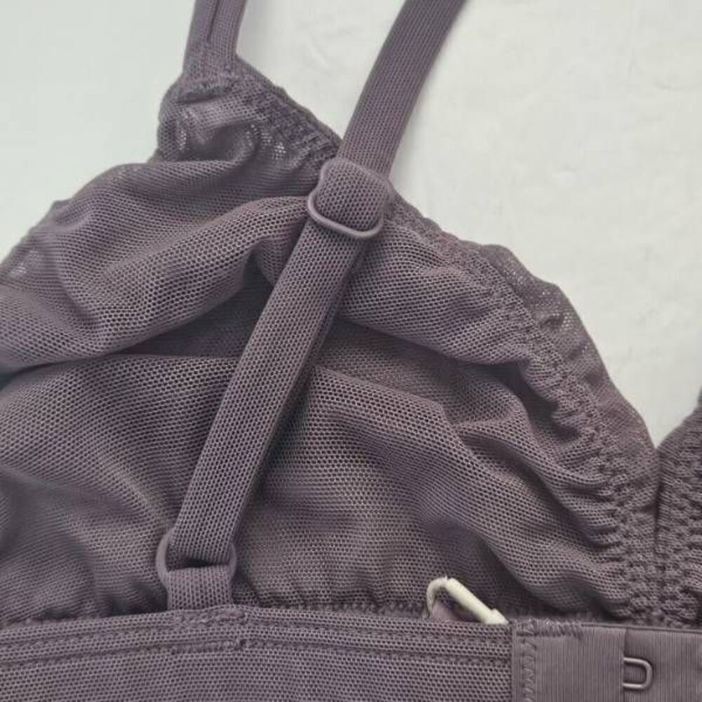 SKIMS TRIANGLE BRA NWT - Picture 5 of 9